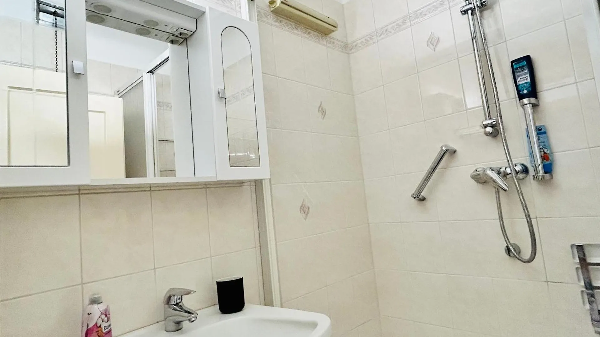 70 M2 Apartment In Classy Area Vienna